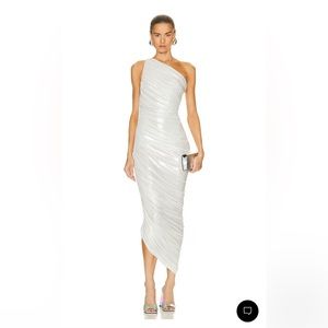 Norma Kamali Diana Gown Pearl in Medium